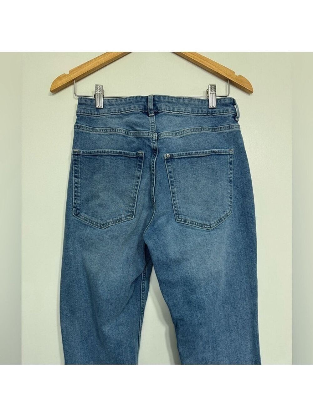H&M Curvy Fit Bootcut High Rise Jeans Size 4 Denim Blue - Picture 6 of 13